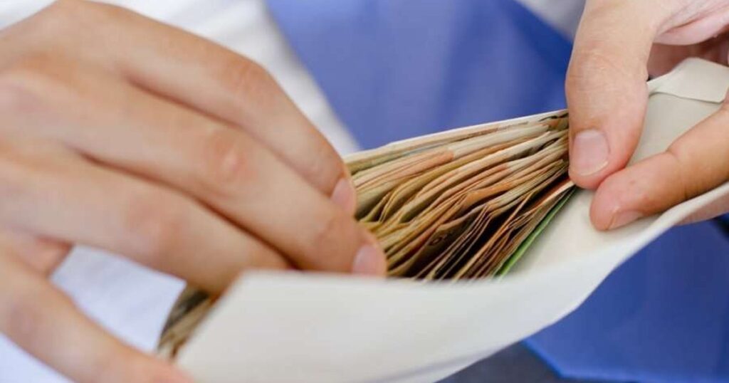 Administrata publike shtysë për rritjen e pagës mesatare me 11.7 për qind në 3 mujorin e dytë